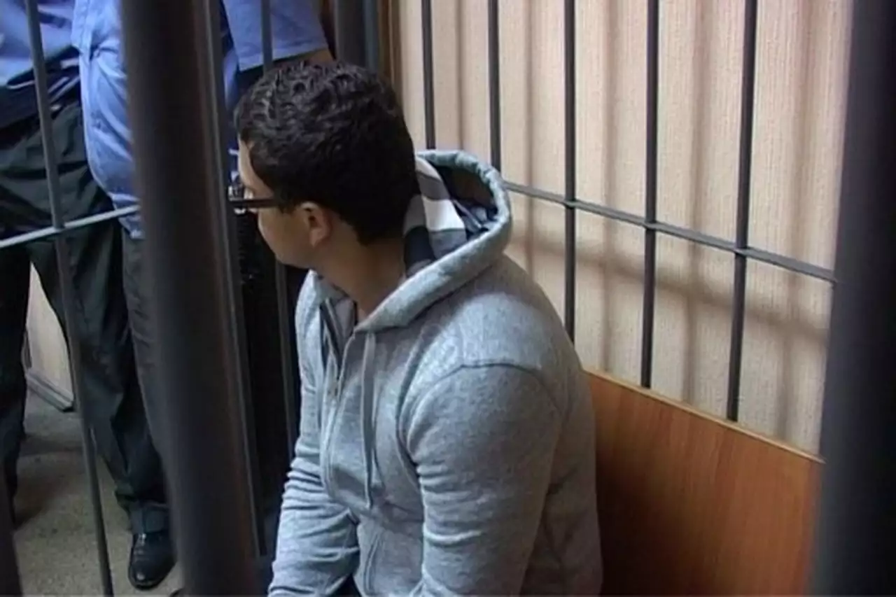 Сын депутата, подозреваемый в избиении сотрудника ДПС, посажен под домашний арест 