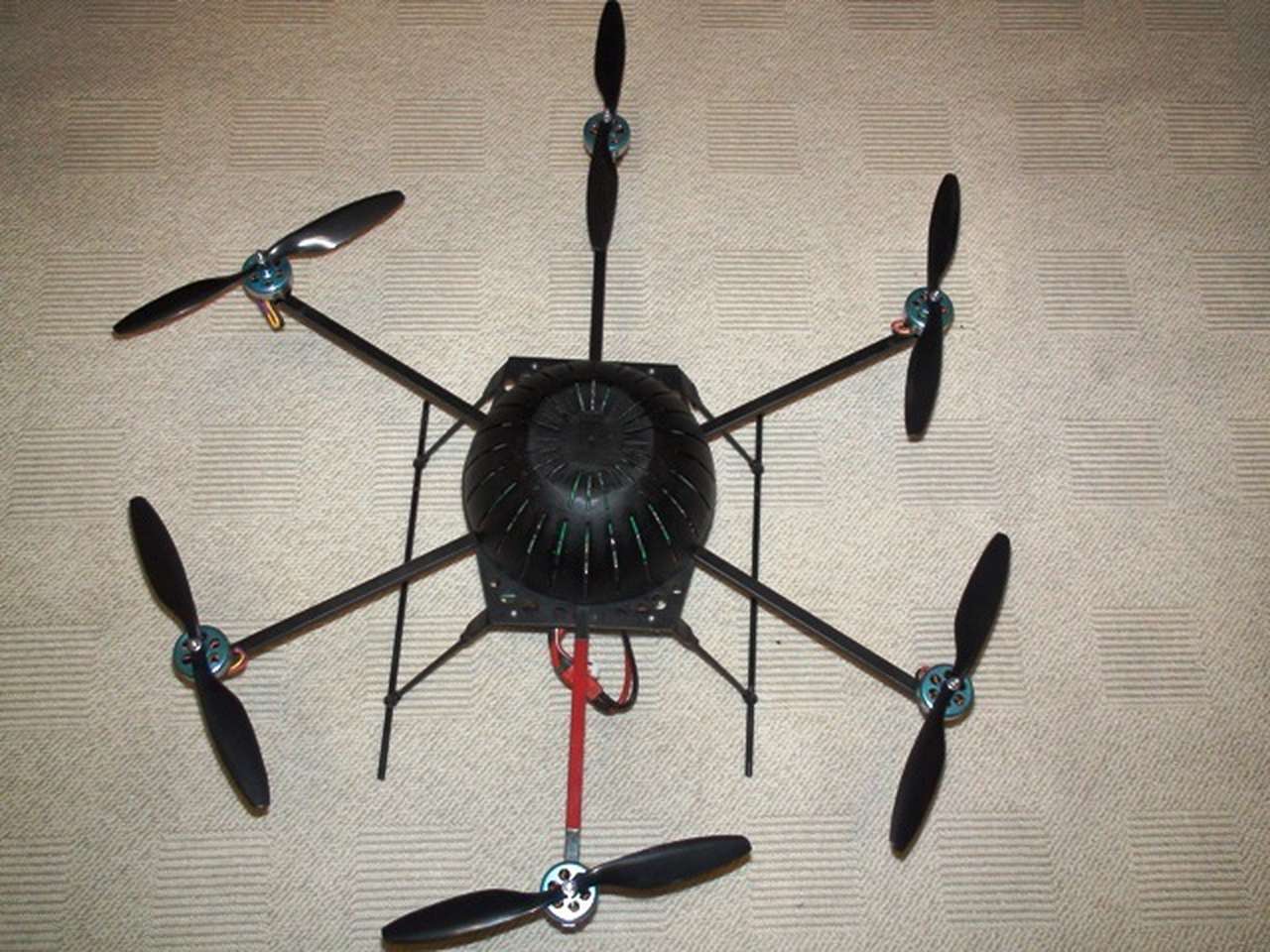 Подмосковная ГИБДД испытала «Шестикоптер»