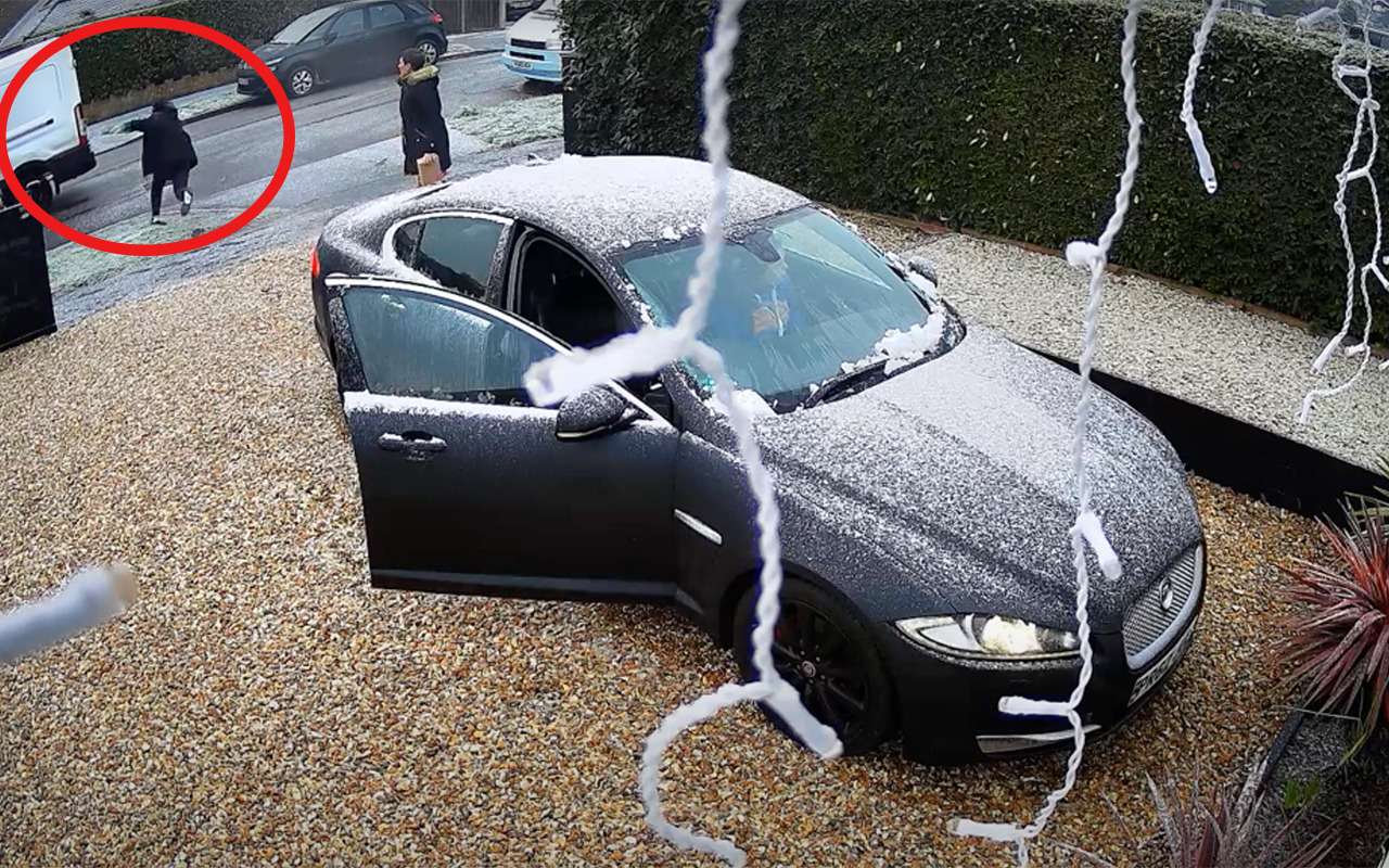 Фургон забыли поставить на ручник – и началась погоня