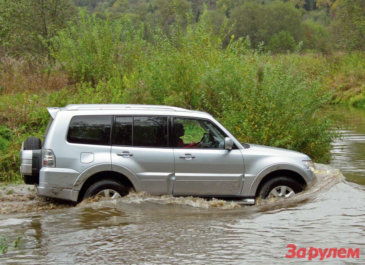Mitsubishi Pajero: цена – от 1 429 000 руб.