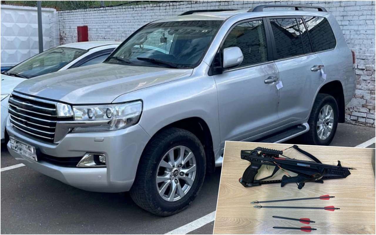 Неожиданно: покупатель машины вместо денег достал арбалет