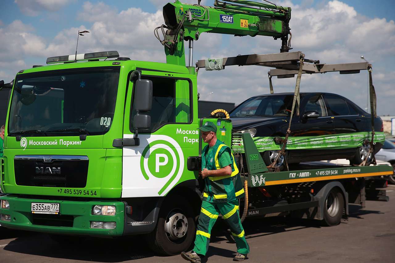 Эвакуаторщики в Москве получат персональные видеорегистраторы