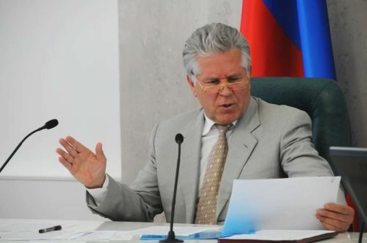 Саратовский губернатор отремонтировал служебные авто почти на 6 млн.