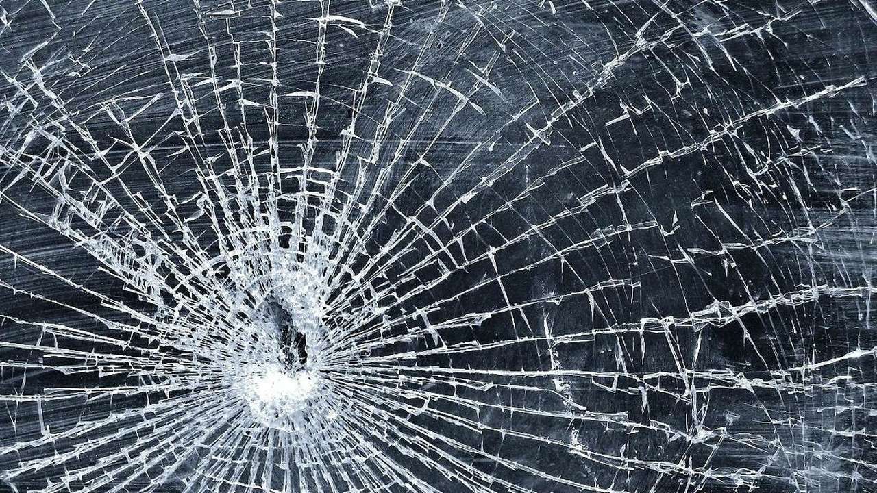 Полицейский застрелил водителя, задевшего его при парковке