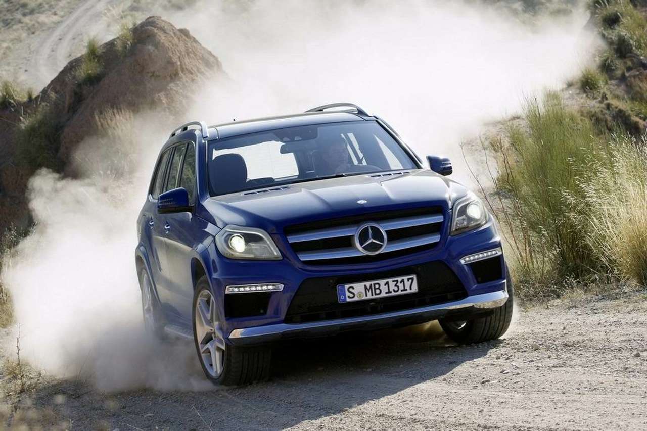 В Сети появились первые фотографии нового Mercedes GL-class