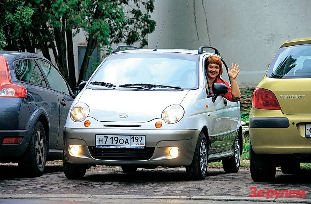 Matiz песня. Матиз 1. Daewoo Matiz с человеком. Daewoo Matiz Рестайлинг. Daewoo Matiz смешной.