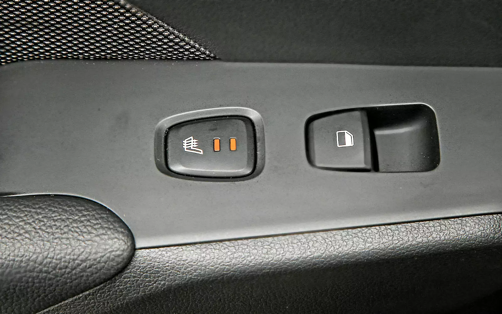 Как снять кнопку подогрева сидений солярис Кнопка подогрева сидений Mitsubishi Lancer IX, 1,6 л, 2006 года своими руками