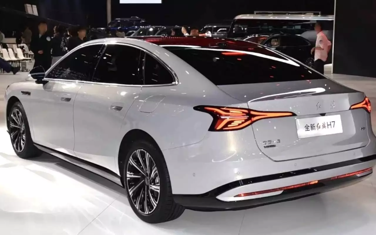 Hongqi H7