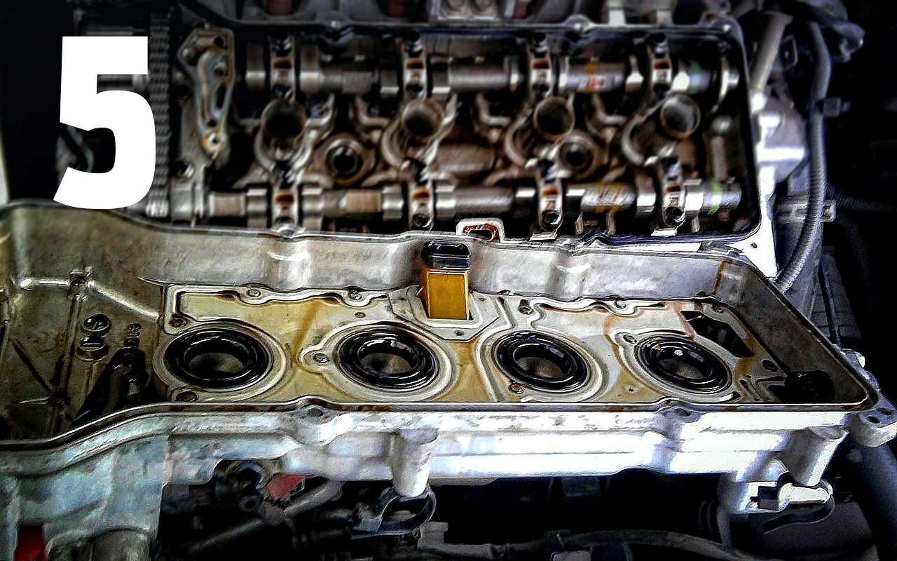 Ремонта двигателя ест масло. Двигатель жрет масло. Масляная пленка на деталях двигателя. Масло после капремонта двигателя. Мотор ест масло.