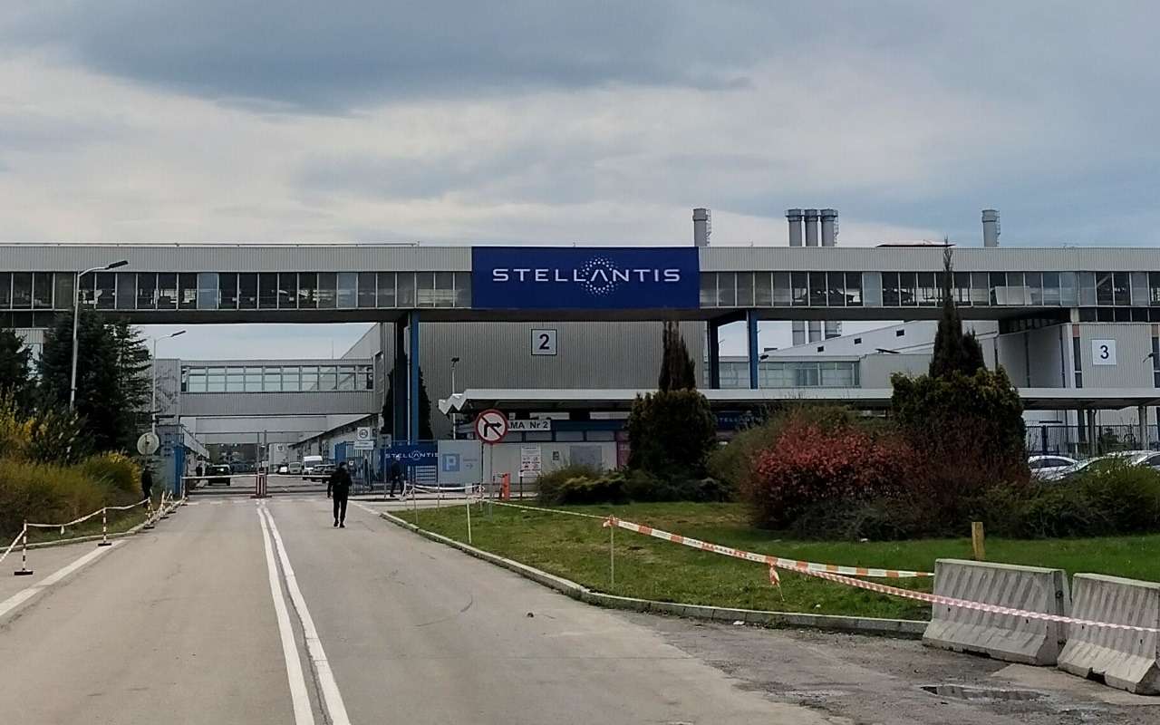 Глава Stellantis: Автоиндустрия находится в «режиме выживания»