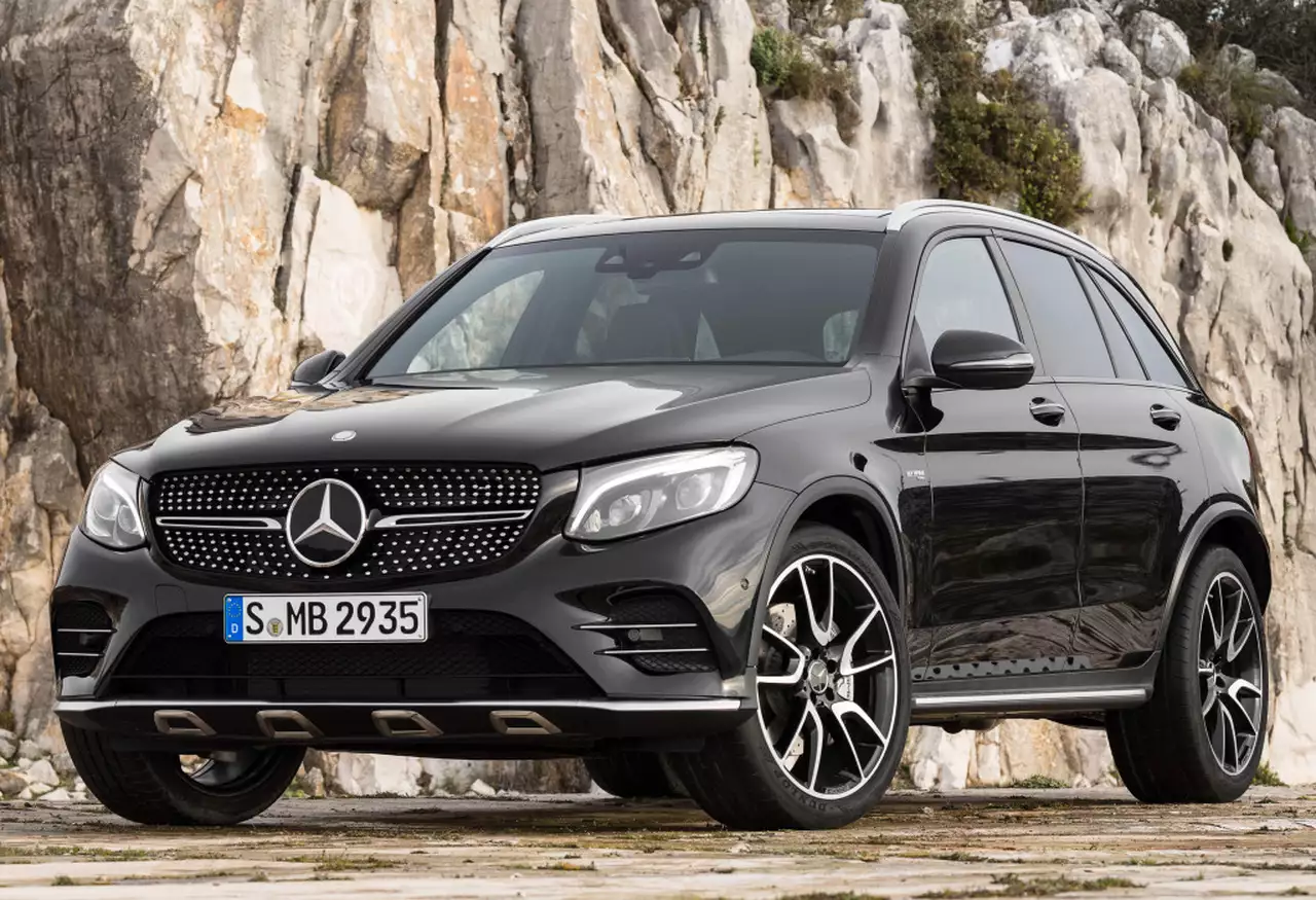 Четвертый пошел: кроссовер Mercedes-Benz GLC обернулся спорткаром