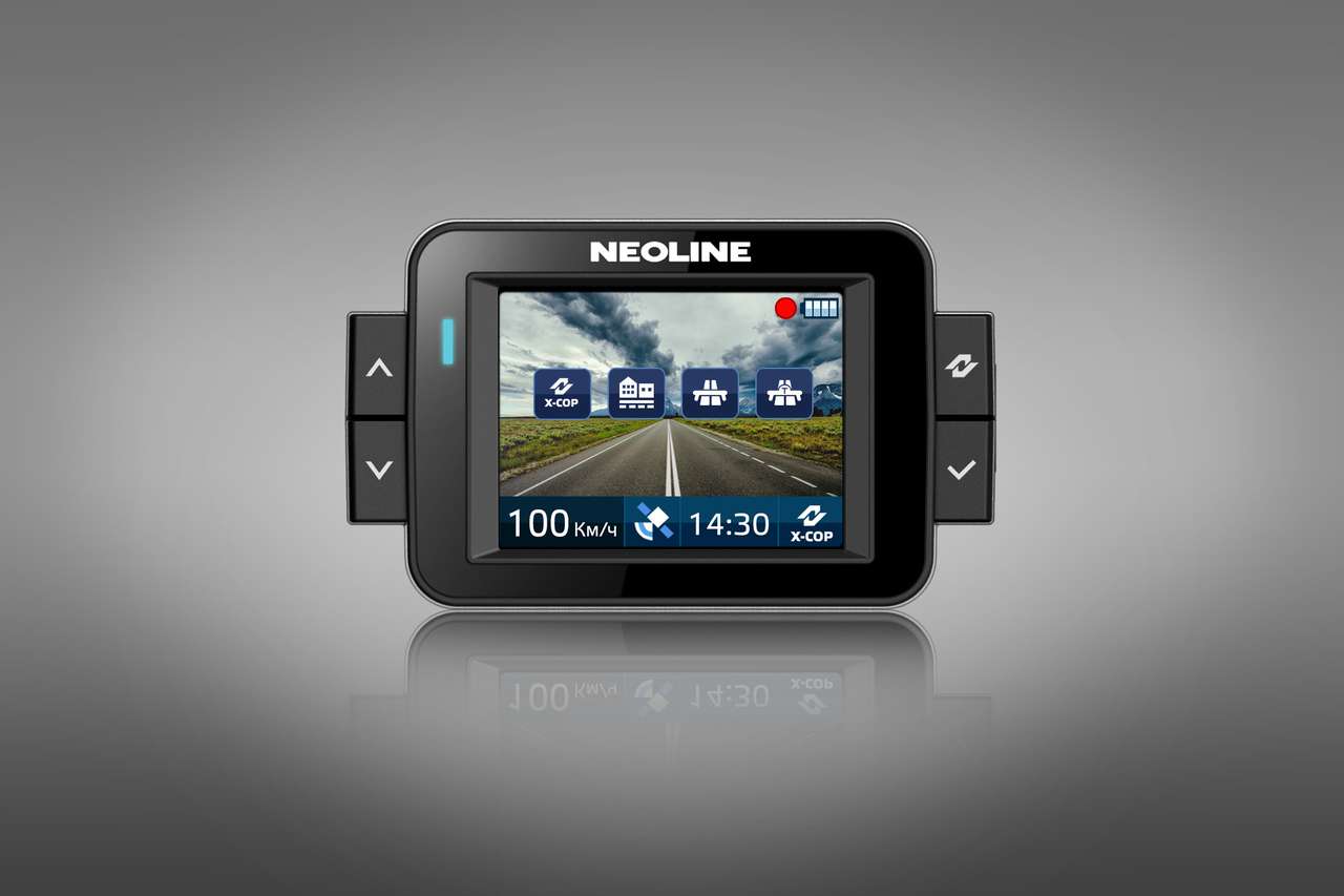 NEOLINE X-COP 9000: доступный и серьезный гибрид