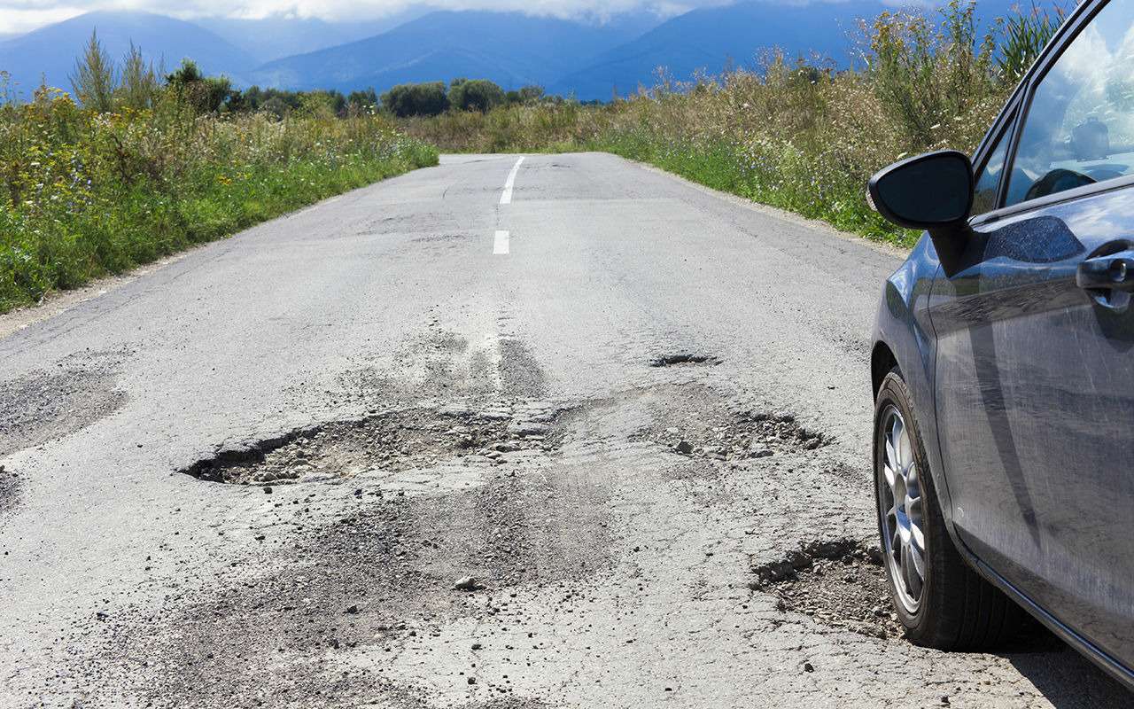 Регионы, которые не ремонтируют дороги, накажут рублем