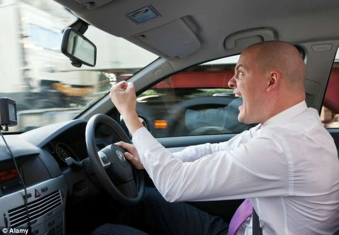 Опрос ЗР: Водители стали агрессивнее на дорогах 