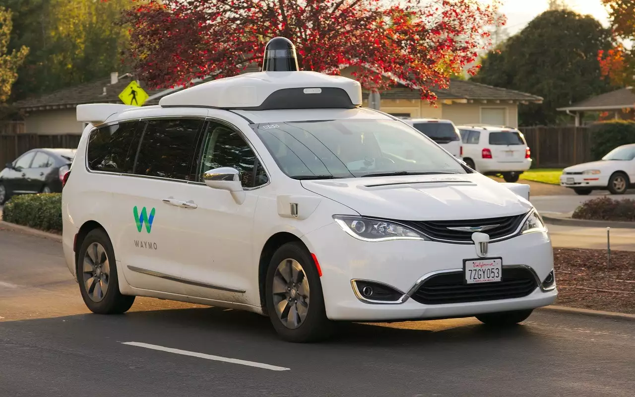 Проблемы с беспилотниками: свет отключили — машины остановились