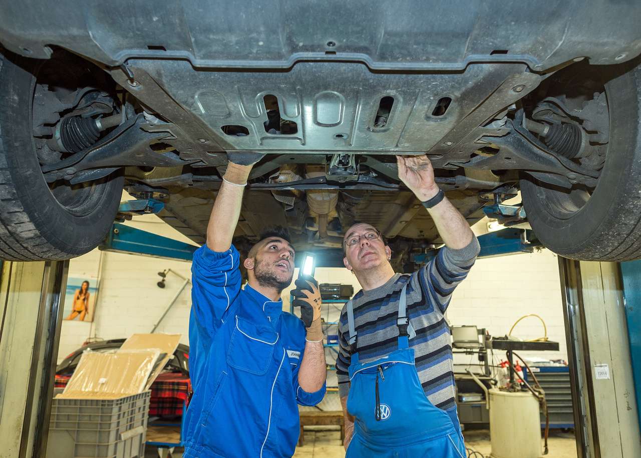 Из шоу-рума – в ремонт: почему «сыпятся» новые автомобили?