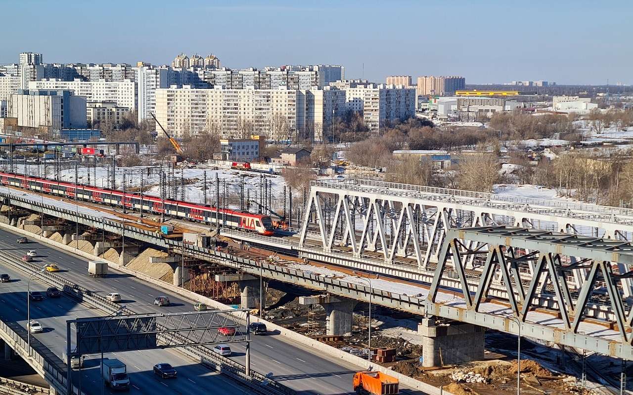 Президент поручил до 1 июля сформировать список участков ВСМ Москва – Петербург