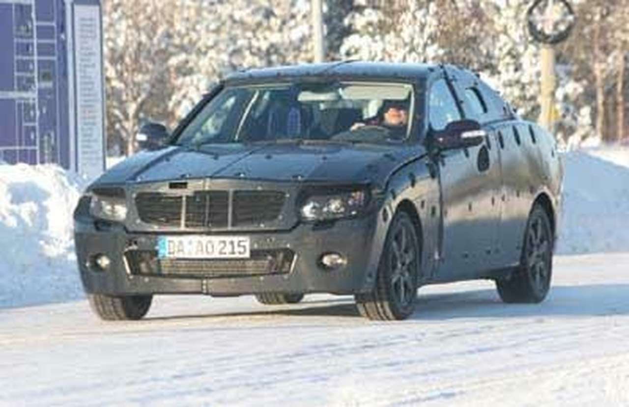 Новый Mercedes C-Klasse засветился в камуфляже