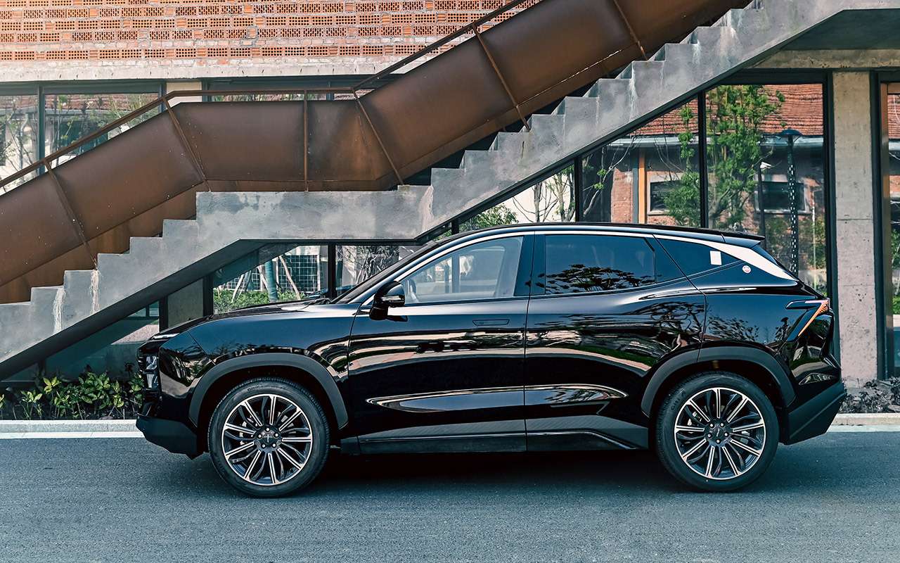 Объявлены цены на городской кроссовер Jetour Dashing