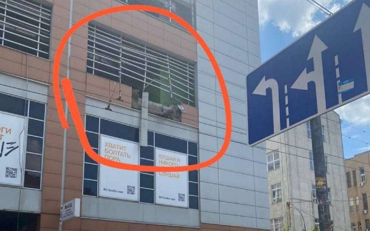 Друг разбившегося на парковке в Краснодаре водителя озвучил возможную причину аварии