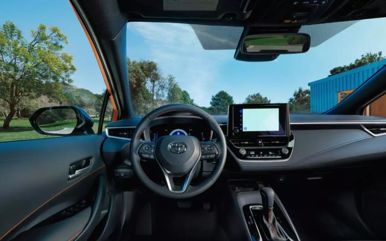 Интерьер Toyota Corolla
