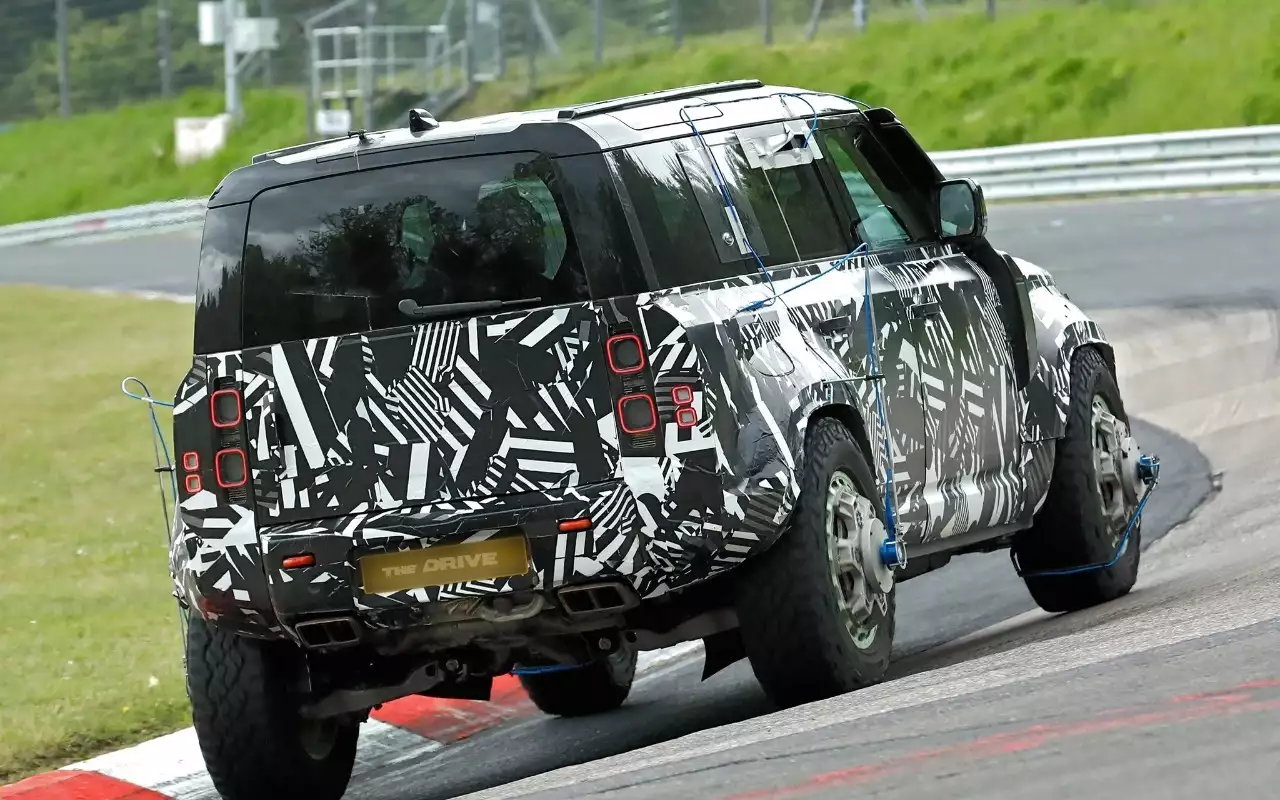Land Rover Defender получит экстремальную спортверсию