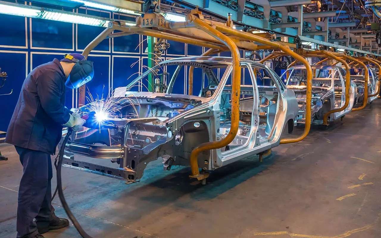 В России продолжат делать упрощенные машины