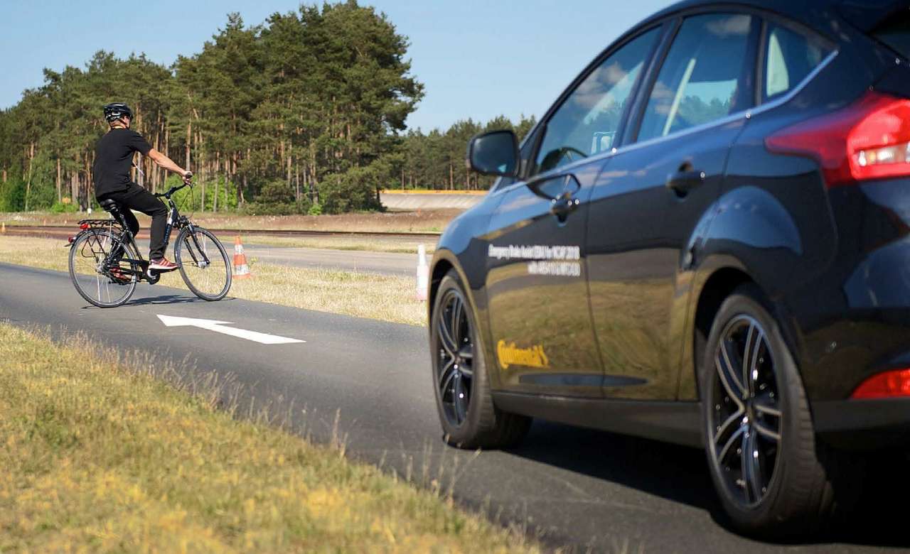 6 причин, по которым не стоит ездить на зимних шинах летом