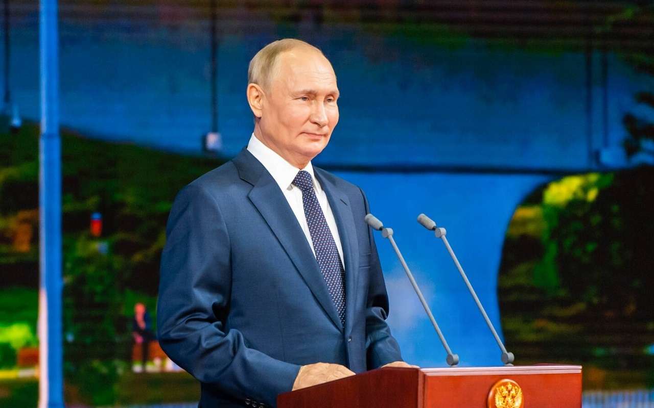 «За рулем» поздравляет Президента с днем рождения!