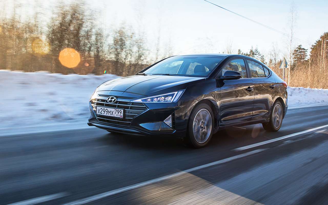Обновленный седан Hyundai Elantra 2019.