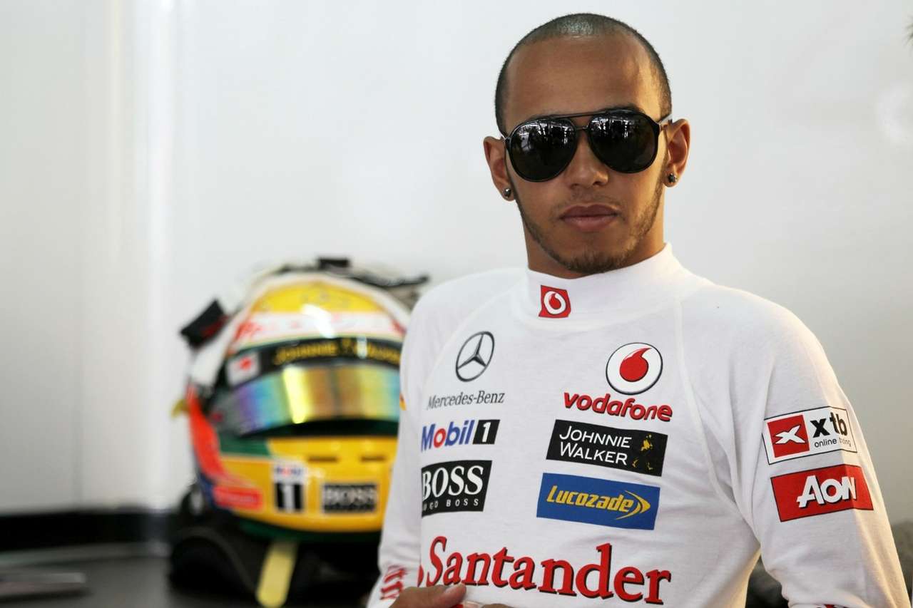 После победы с большим преимуществом в квалификации предыдущего Гран-при Испании британец Льюис Хэмилтон из McLaren может считаться фаворитом гонки