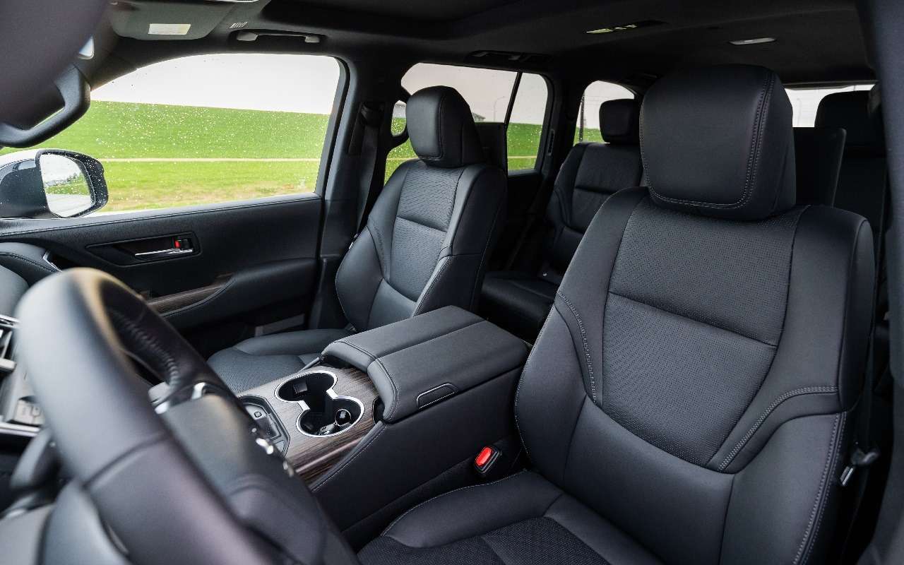 Toyota Land Cruiser 300
