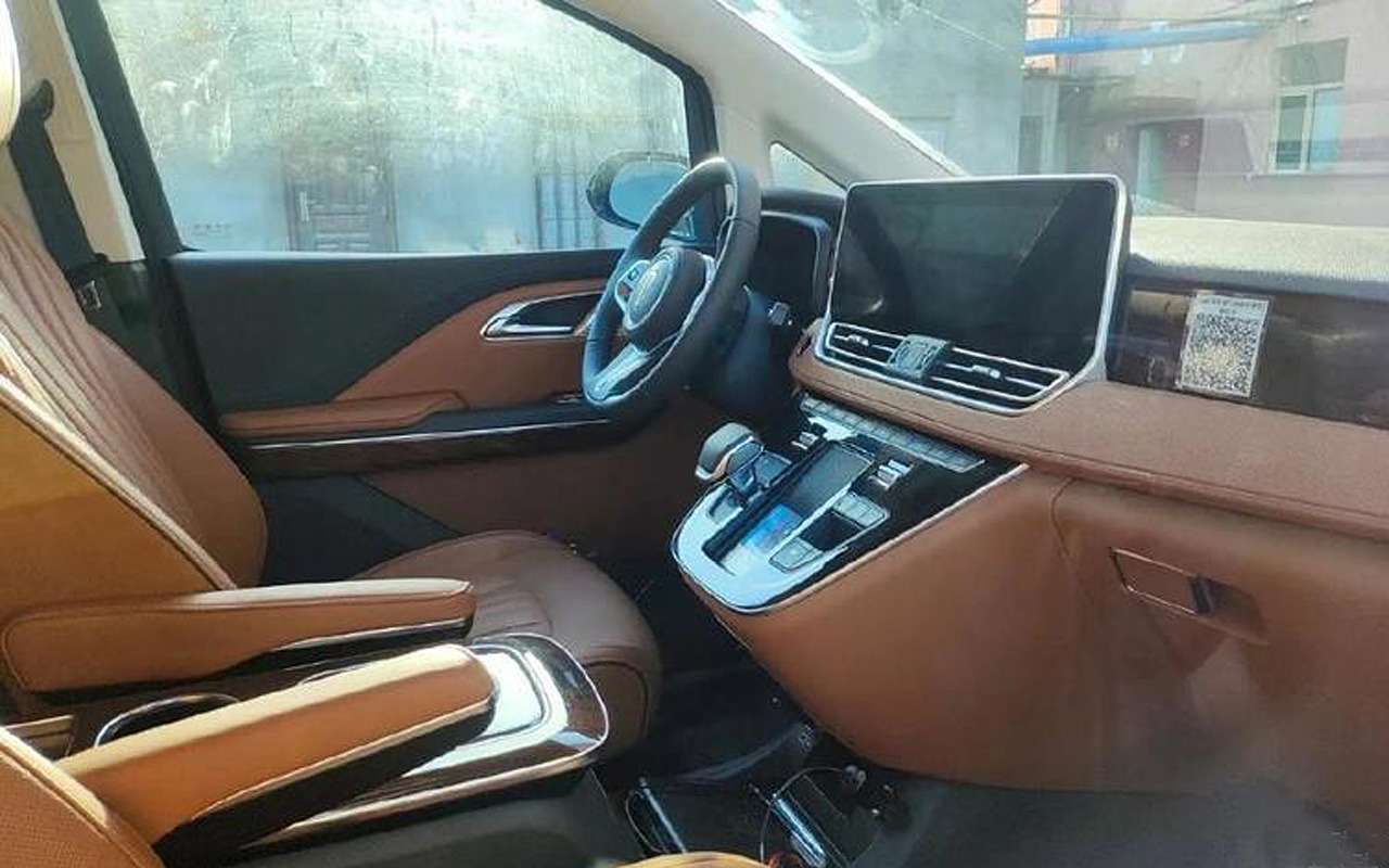 Новая модель из Китая – первые фото