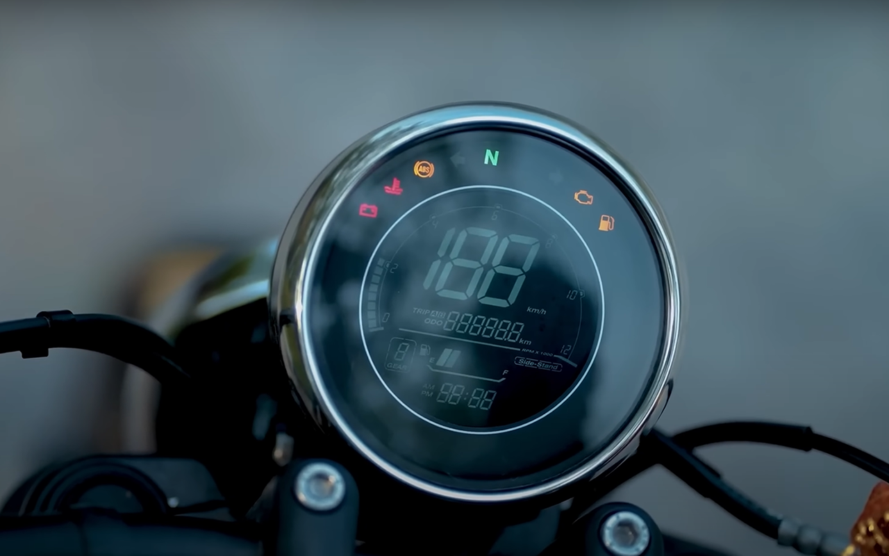 Ретродизайн и современная начинка: Jawa 42 Bobber 2023 года