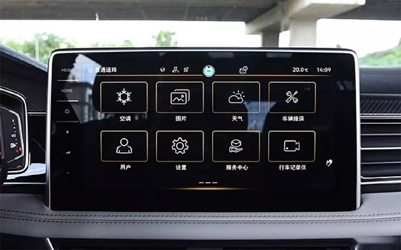 Интерьер Volkswagen Tiguan L 300TSI Longxing