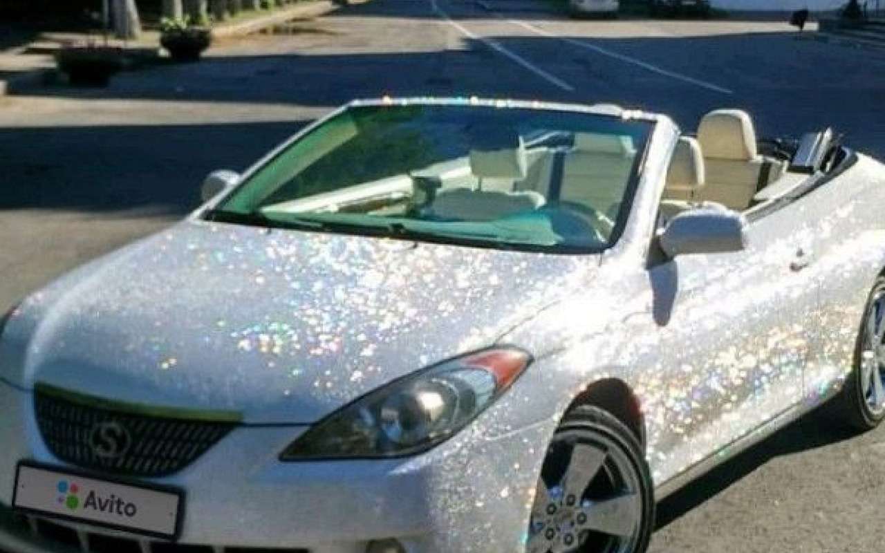 Всего 1 000 000 руб., и весь в стразах кабриолет Camry — ваш!