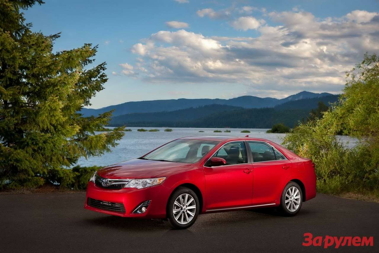 Новая Toyota Camry метит в лидеры продаж в США
