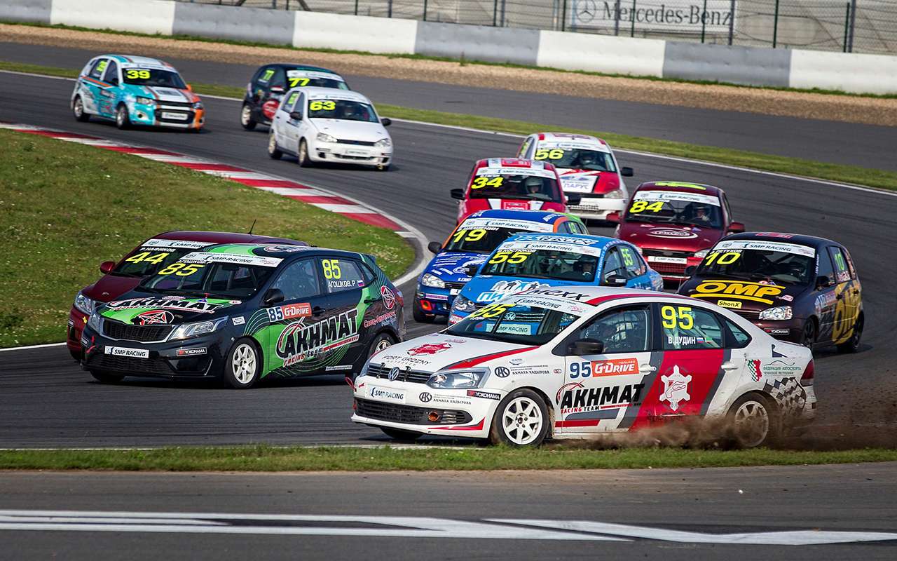 Гонка звезд «За рулем»: какие машины поедут