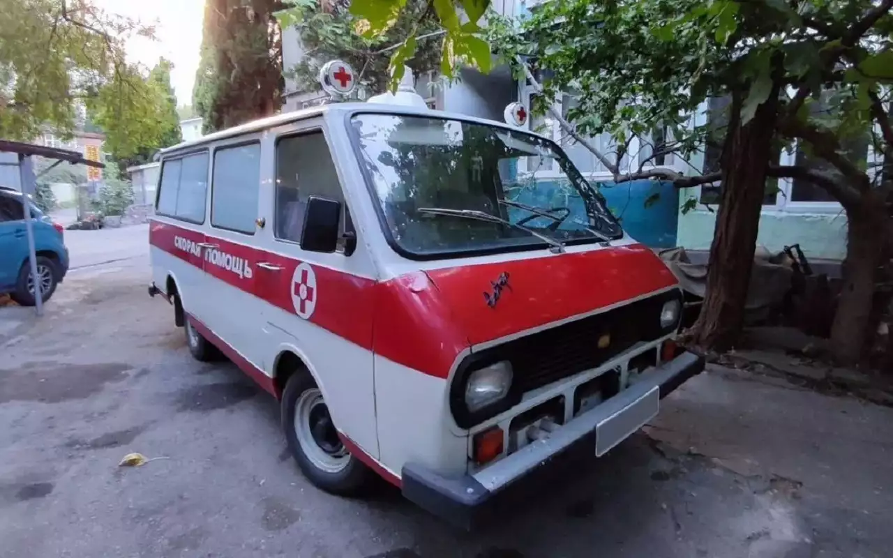 Советская «скорая» за 12 млн – продают микроавтобус РАФ с минимальным пробегом