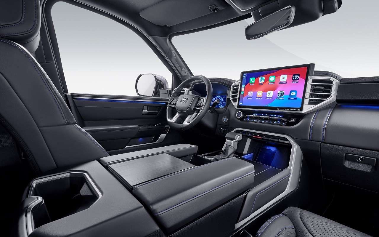 Интерьер Toyota Sequoia