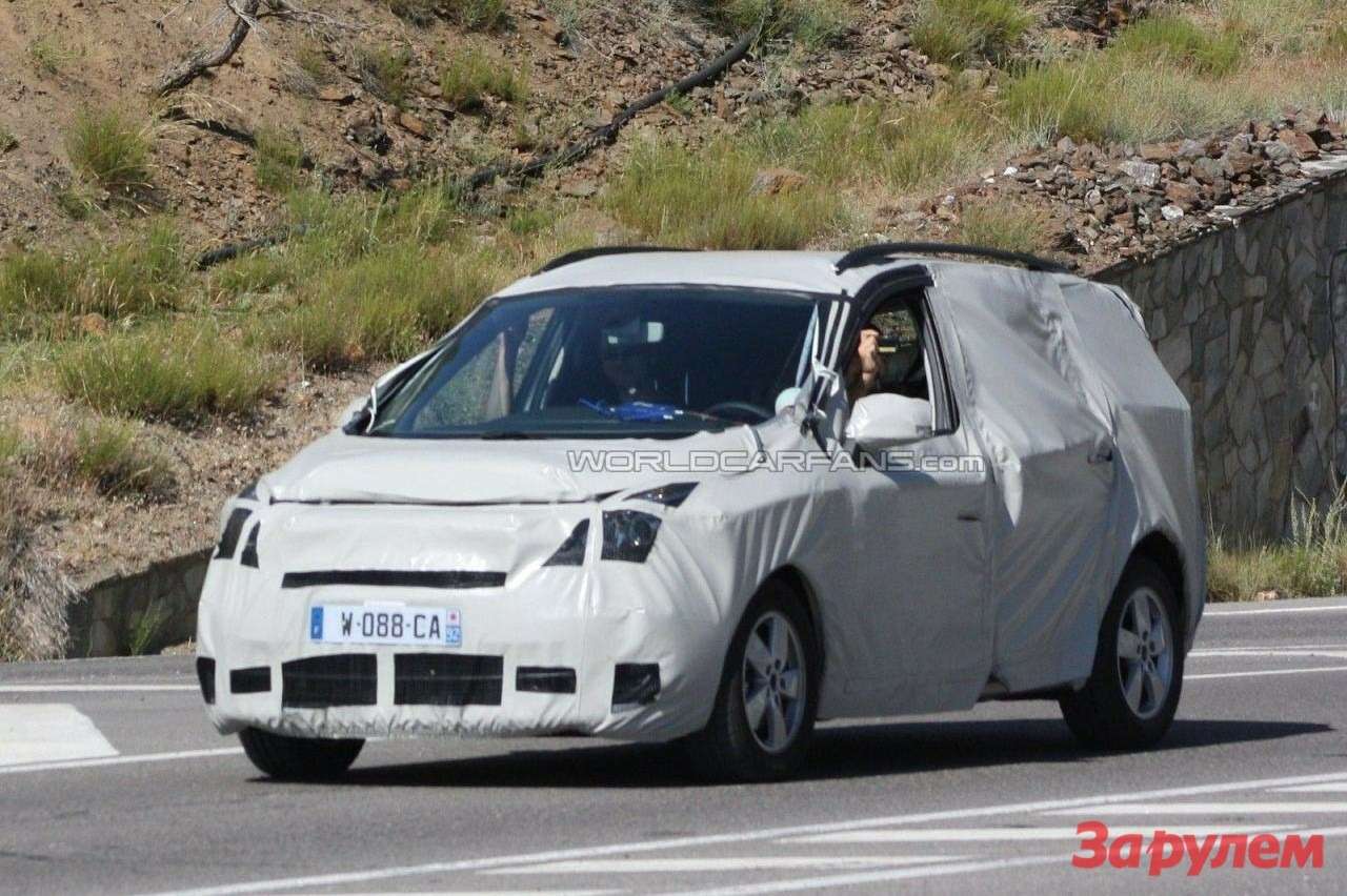 Renault обкатывает обновленный Grand Scenic