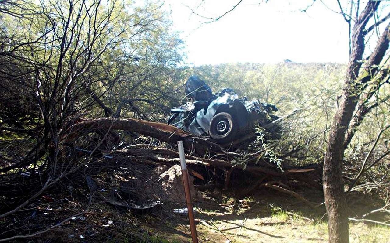 Выбраться по откосу на дорогу у женщины не хватило сил