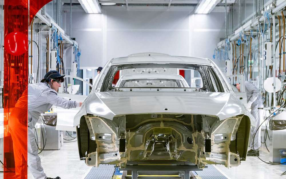 Китайское, но премиальное: что будет выпускать бывший завод Mercedes