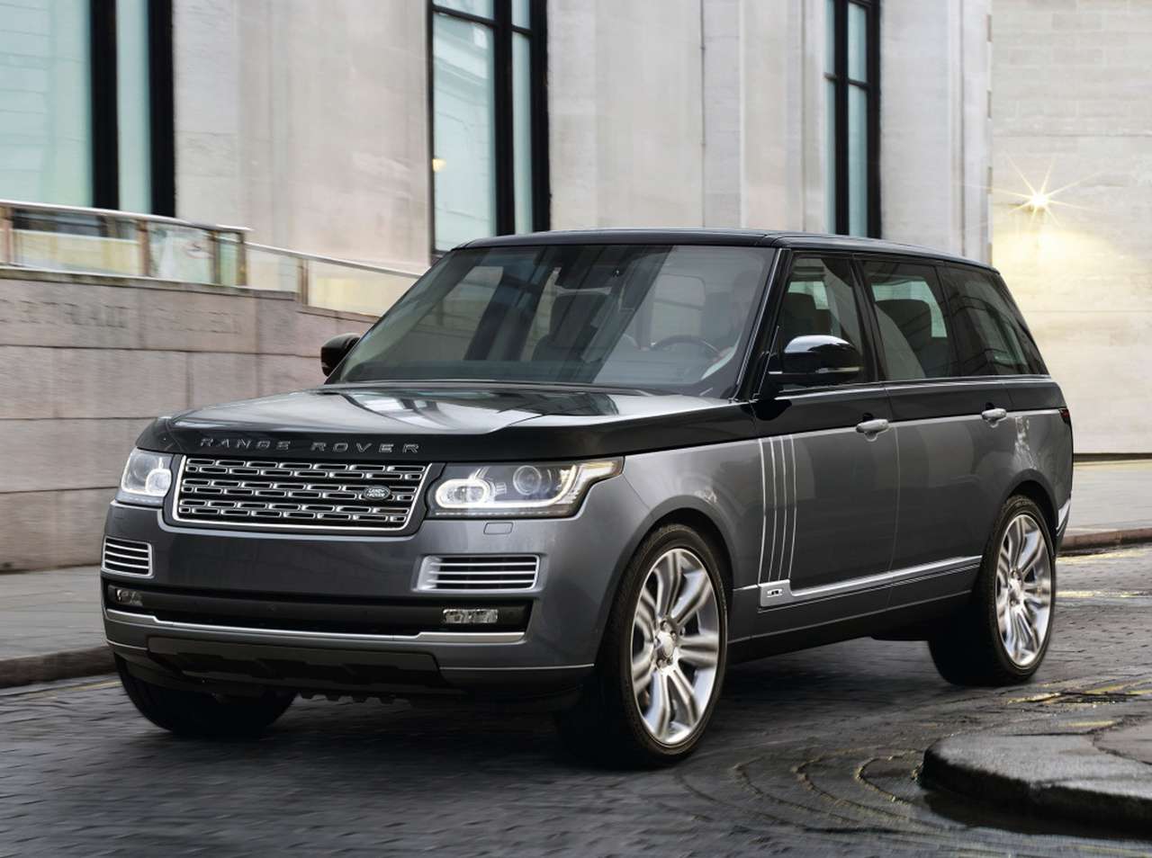 Range Rover отправится в погоню за Bentley