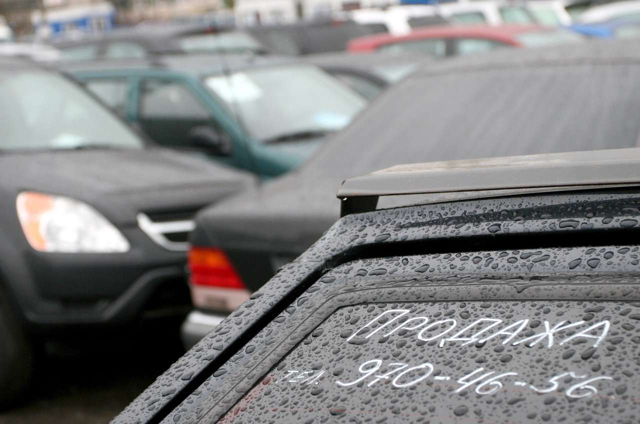 Продажи автомобилей с пробегом поползли вниз