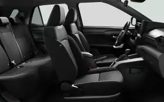 Интерьер Toyota Raize