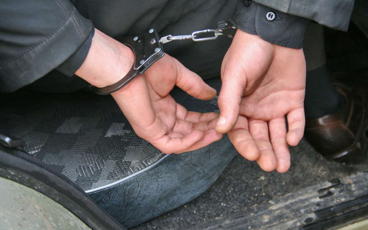 Омские гаишники долго гнались за пьяным водителем, а потом избили его