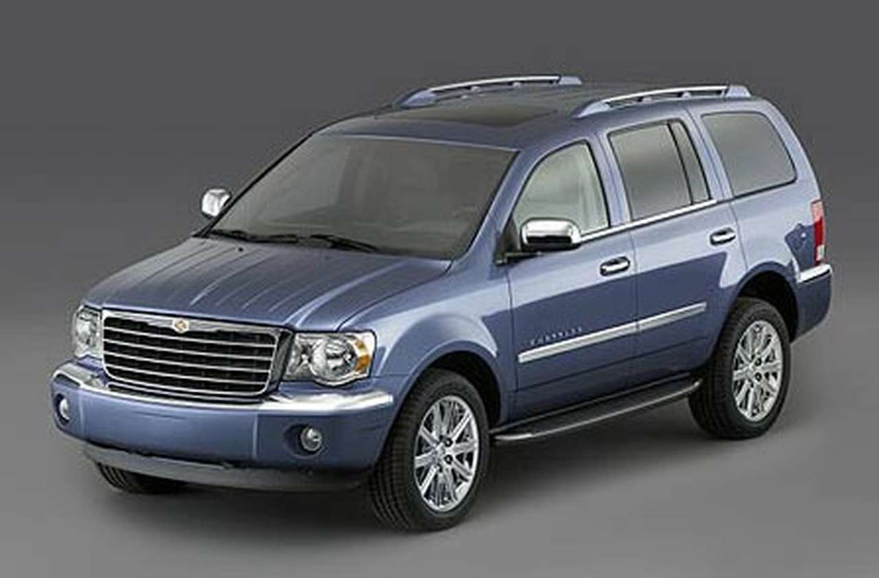 Chrysler представил первый в истории фирмы вседорожник