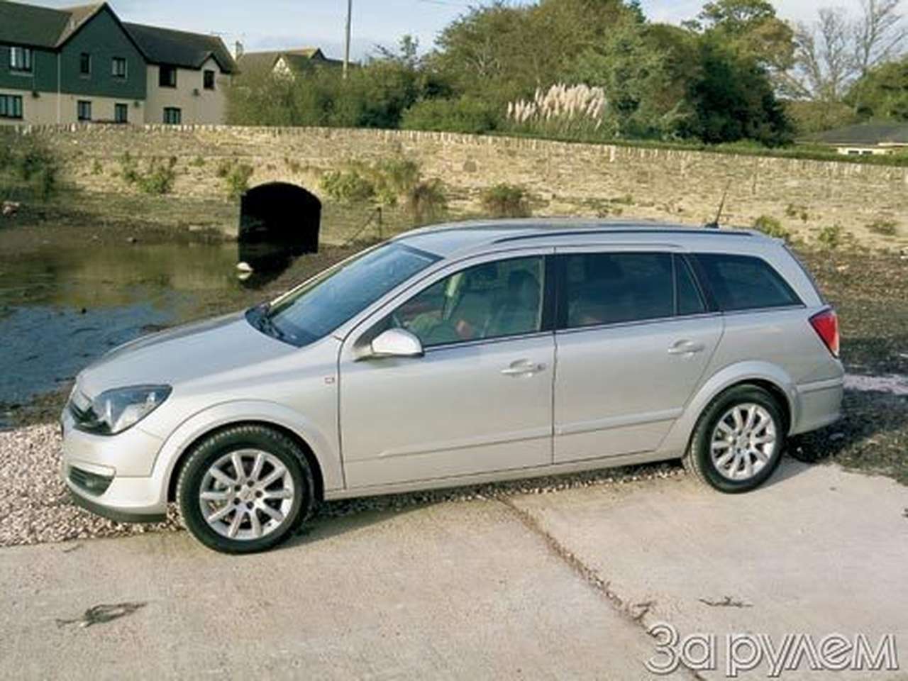 Презентация: opel astra caravan. по следам собаки баскервилей