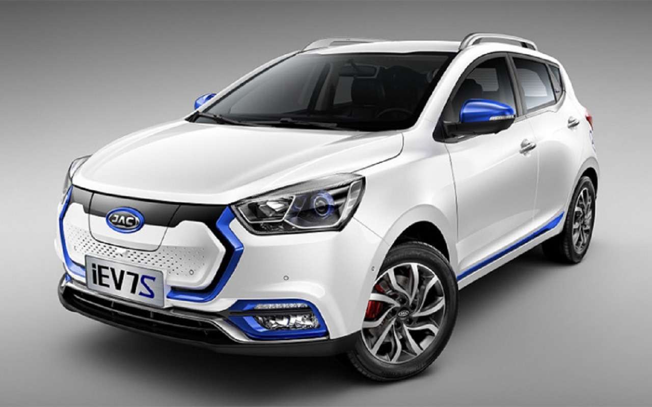 «Полный бак» за 100 рублей: JAC начнет продавать электромобили в России